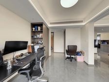 地铁近套型方正精装2年中间楼层三开间朝南