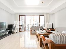 3室2厅荣尊堡国际公寓