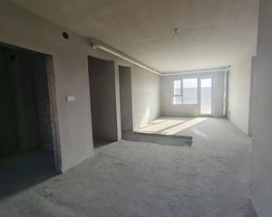 精品好房一楼带大院,铂悦山秋实园4室2厅3卫1阳台,房主急售