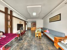 轻轨出行方便,配套完善,业主安心卖