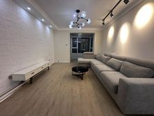 急售!十三中片区 东湖印象 房主品质家装 精装三室