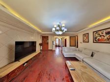 口 南北通透大三室 中间位置 采光好