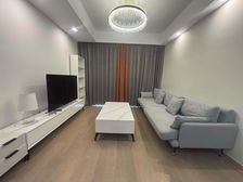 前湾地.铁旁:印象城隔壁,花园次新社区,随时看房,精装全送