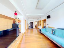 园丁社区边套,中间楼层,户型方正,采光佳