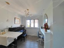 商品房小区,2号线600米,边套全明户型,精装修拎包可入住