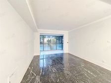 15号线地铁口,南北通2房。次新房户型正,可随时约看