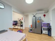 楼层地脚 南向厅户型好 地铁房精装 采光好交通便利