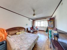 新华小区,周边安静优雅 ,简单装修装修,房东急售 ,欢迎询价