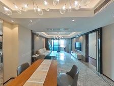 新上!三期高区,18年次新房!2梯2户,刷卡入户,有车位!!