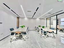 环球东区3隔间12工位精装带家具可看SKP周末有空调