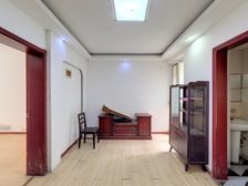 新华小区 2003年房龄,一楼带院子。双南户型,业主诚意出售