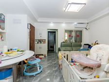 新华小区新华小区 2房1厅1卫 269万精装修装 有车位 南