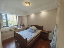 绿地海外滩3室2厅2卫南朝向246.0万元/套出售