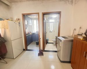 双东坊社区(767弄) 高楼层采光充足 停车方便 出行方便
