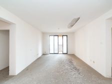 绿都万和城三区 4室2厅 毛坯出售价格可谈