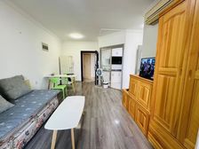 月租2100 即买即租 金汇复旦儿科院对面 中装95万