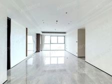 解放碑核心155平精装三房 东南朝向,区高品质住宅区,看中庭