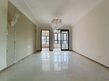 首付20多万买照母山光环商圈全新精装洋房看中庭