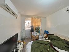 新上,一梯两户的,东边套 一房 一楼 带天井,诚意卖