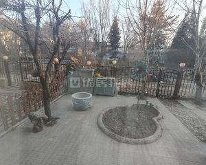 昭乌达路山丹街科技厅住宅楼 一楼二楼带大院 有房本