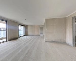 旭辉洋房,满两年,带车位!落地通阳台