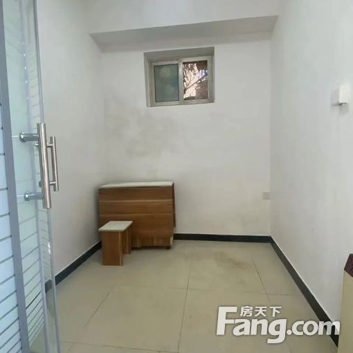 长椿街 复兴门 闹市口大街 单间小平房出租 实拍 随时看房