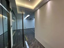 中启厚业中心 150平 西北向采光 带两个隔断