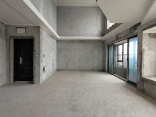 双书包,公园旁,近轻轨跃层四房 140万