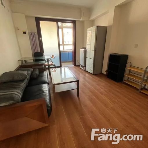 六里桥8号院 3室1卫1厅 98平精装修 8500元/月