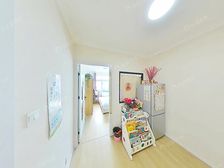 温馨家园,精装修,阳光充足,生活一步到位!