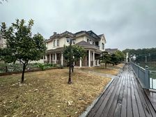 红谷滩临湖独栋,自带两亩地花园,超大湖面,稀缺好别墅,急售