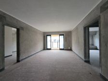 礼嘉江湾,2T2大平层,出门轻轨站。安心出售!