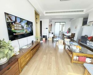 公园道3室2厅2卫南朝向300.0万元/套出售