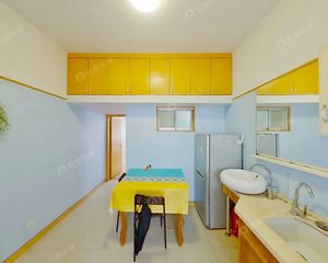 运河边市二旁,崇庆里做两房的小户型,装修情况可拎包入住随时看