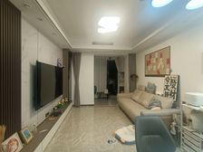 单价一万五买渝中精装现房小高。