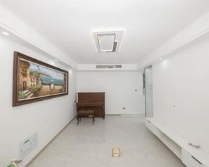 大上海国际花园雅典园3室2厅带40平方的花园!拎包入住!