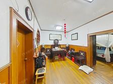 三楼带大露台,配套成熟,出行便利,保养很好诚意出售