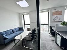 西王大厦 302平 西向 对电梯口 带办公家具 定制装修