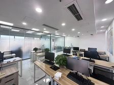 旗舰大厦 东北向 117平 带办公家具 定制装修