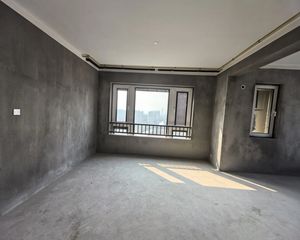 新东城阳光苑3室2厅2卫南朝向171.1万元/套出售