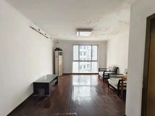 海事小区大2房。99平,黄金楼层3楼,采光佳,套内得房率高