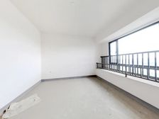 绿地海外滩花苑 大平层 全新白坯 看姚江美景 配套成熟