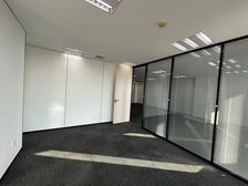 西王大厦 140平 带隔断 定制装修