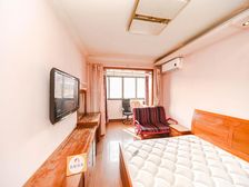 梅陇 三洲花园 中间位置 外环路D铁站660米 诚意出售