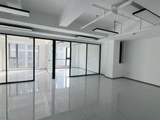 东部核心 金融硅谷90平精装小户型两隔间朝南高层办公