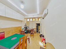 外开门送天井,门口有十来平方可做车位,业主诚心出售