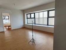 高新区行知学校近 洋房社区 简单装修三室两厅两卫