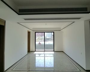 保利天悦三期3室2厅2卫南朝向330.0万元/套出售