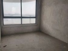 桂花洲一线江景房南向5房面积206方 185万送有证车位一个