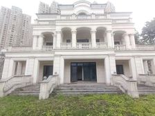 融创法式大独栋 头排临湖 花园1000平 全采光地下室